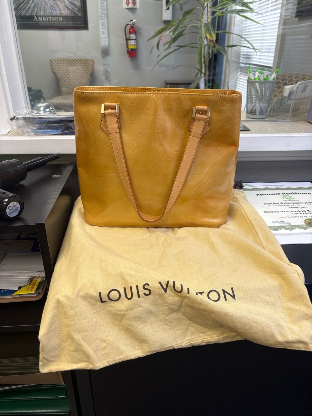 Louis Vuitton Yellow Vernis Tote Bag - Picture 16 of 16